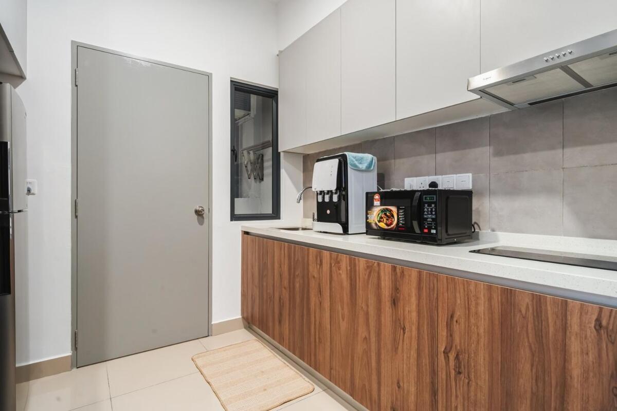 Pangsapuri Contemporary 3br Mvertica Near Mrt By Rumabnb *