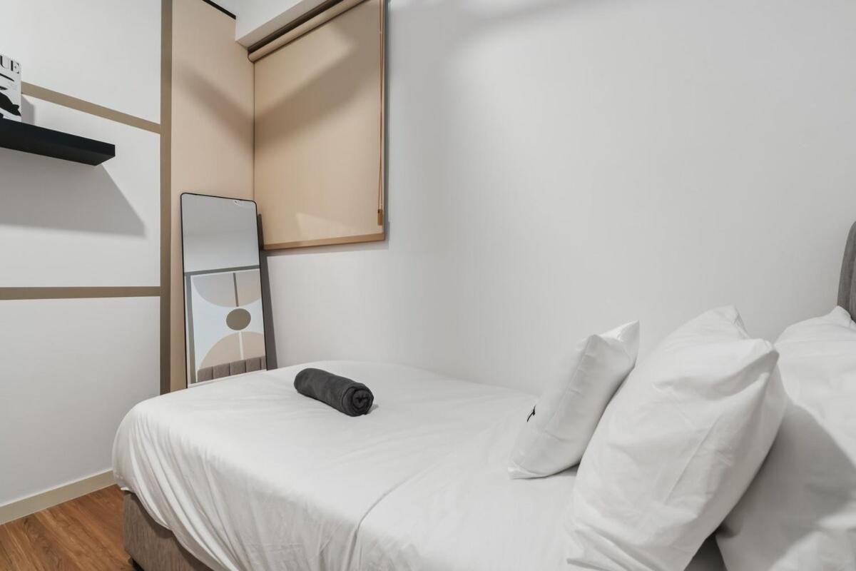 Contemporary 3br Mvertica Near Mrt By Rumabnb